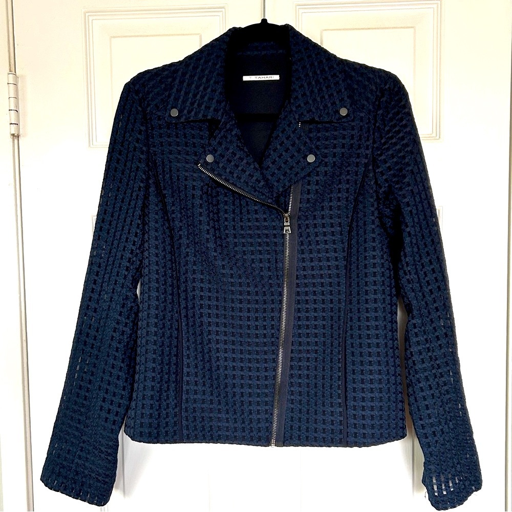 3/$20 T Tahari navy blue and black jacket, size small - Picture 2 of 11